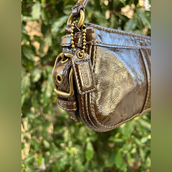 Coach Zoe mini chocolate brown patent leather - Picture 5 of 13